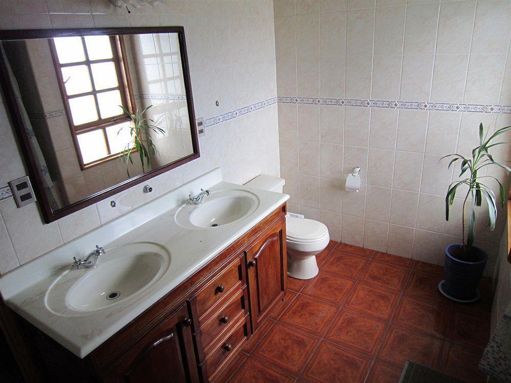 Hostal Torre De Babel Кастро Экстерьер фото