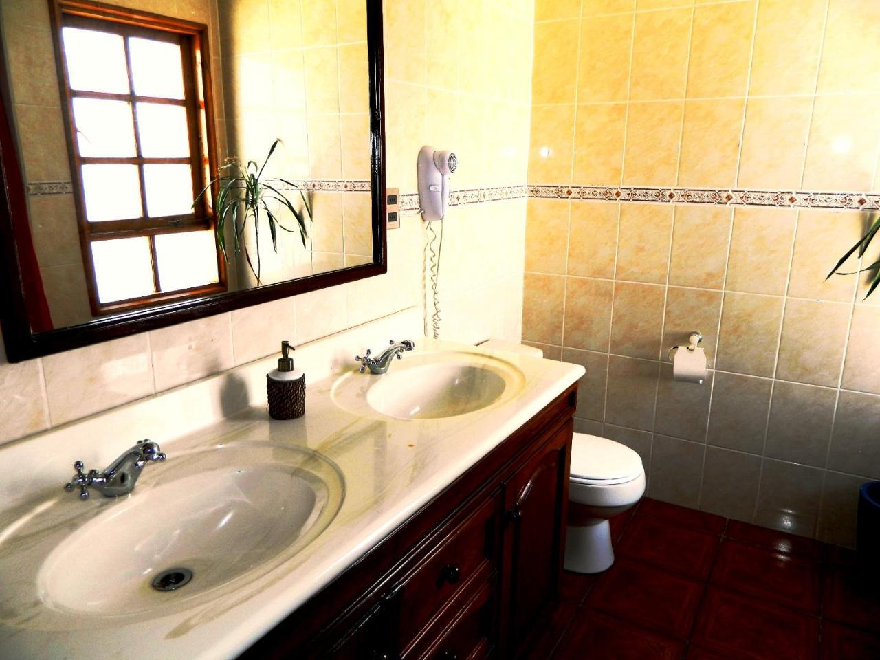 Hostal Torre De Babel Кастро Номер фото