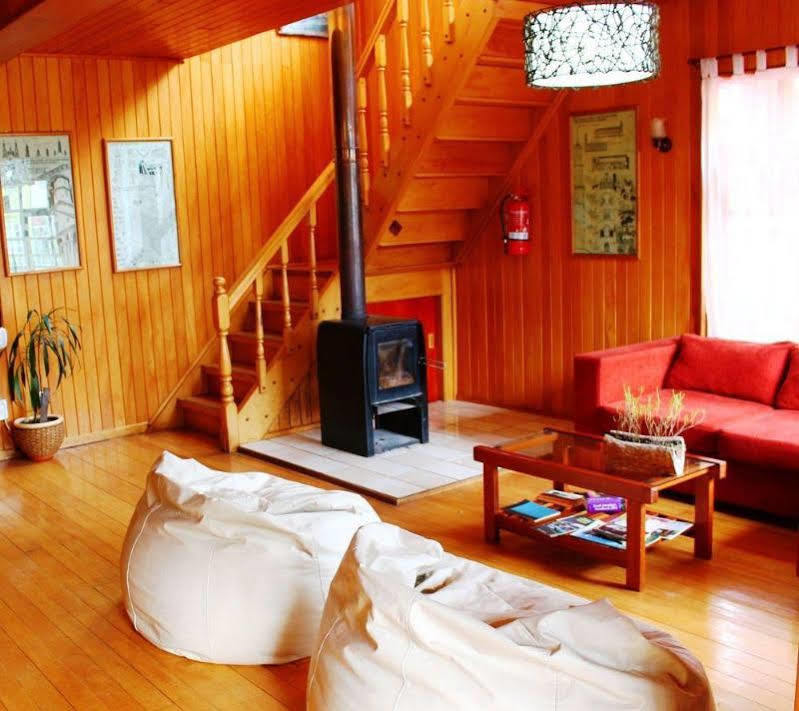 Hostal Torre De Babel Кастро Экстерьер фото